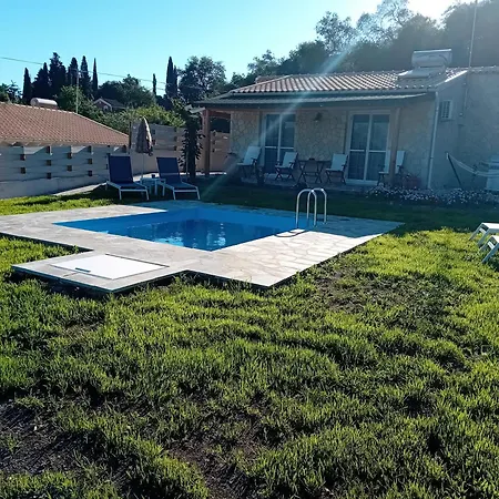 Saint Spiridon Willa *