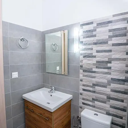 Saint Spiridon וילה