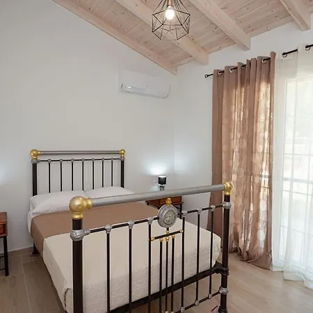 빌라 Saint Spiridon Gardeládes