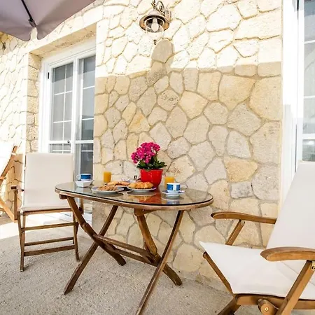 Saint Spiridon 빌라