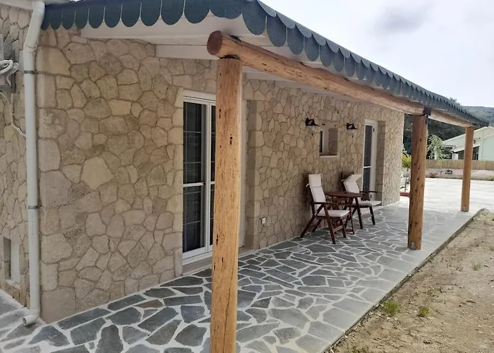 Saint Spiridon Βίλα *