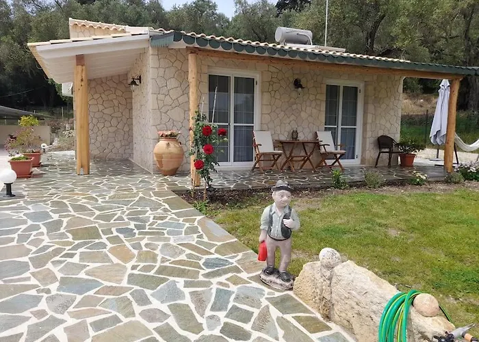 Saint Spiridon Βίλα *