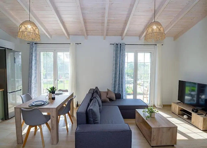 Saint Spiridon Βίλα