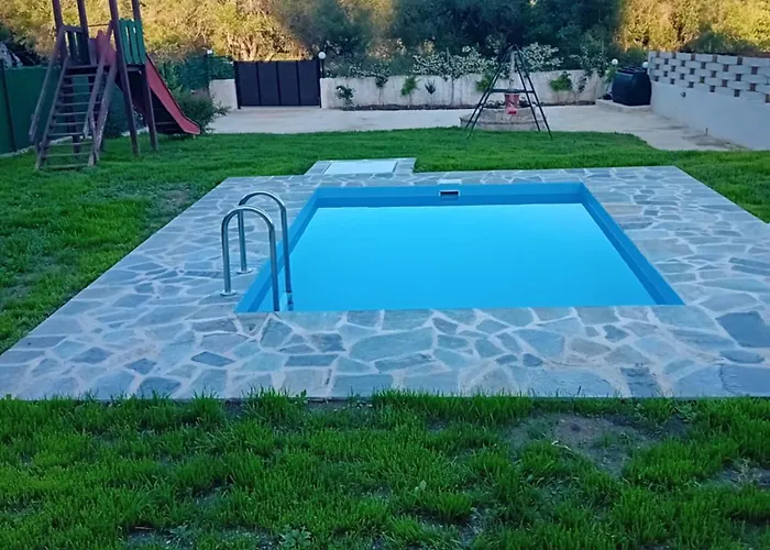 Saint Spiridon Βίλα *