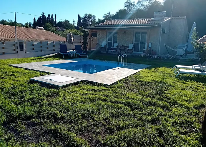 Saint Spiridon Βίλα *